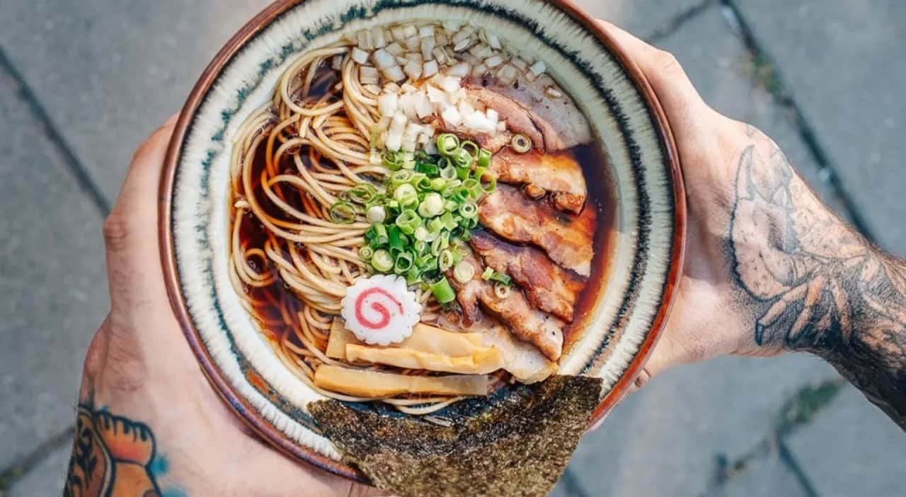 Japonia: Ramen od 11 PLN! Gdzie jeść tanio i jak zamawiać?