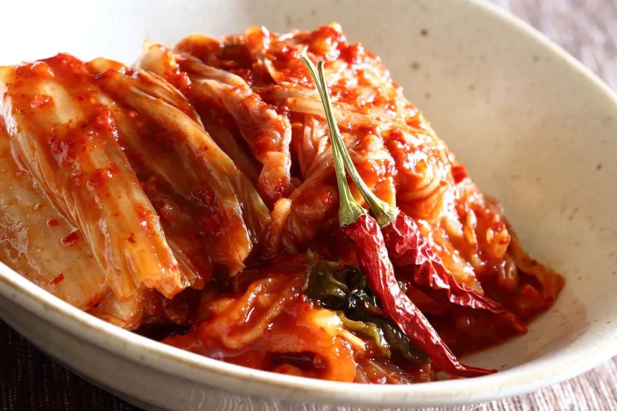 Domowe kimchi: autentyczny przepis, fermentacja i zdrowie jelit