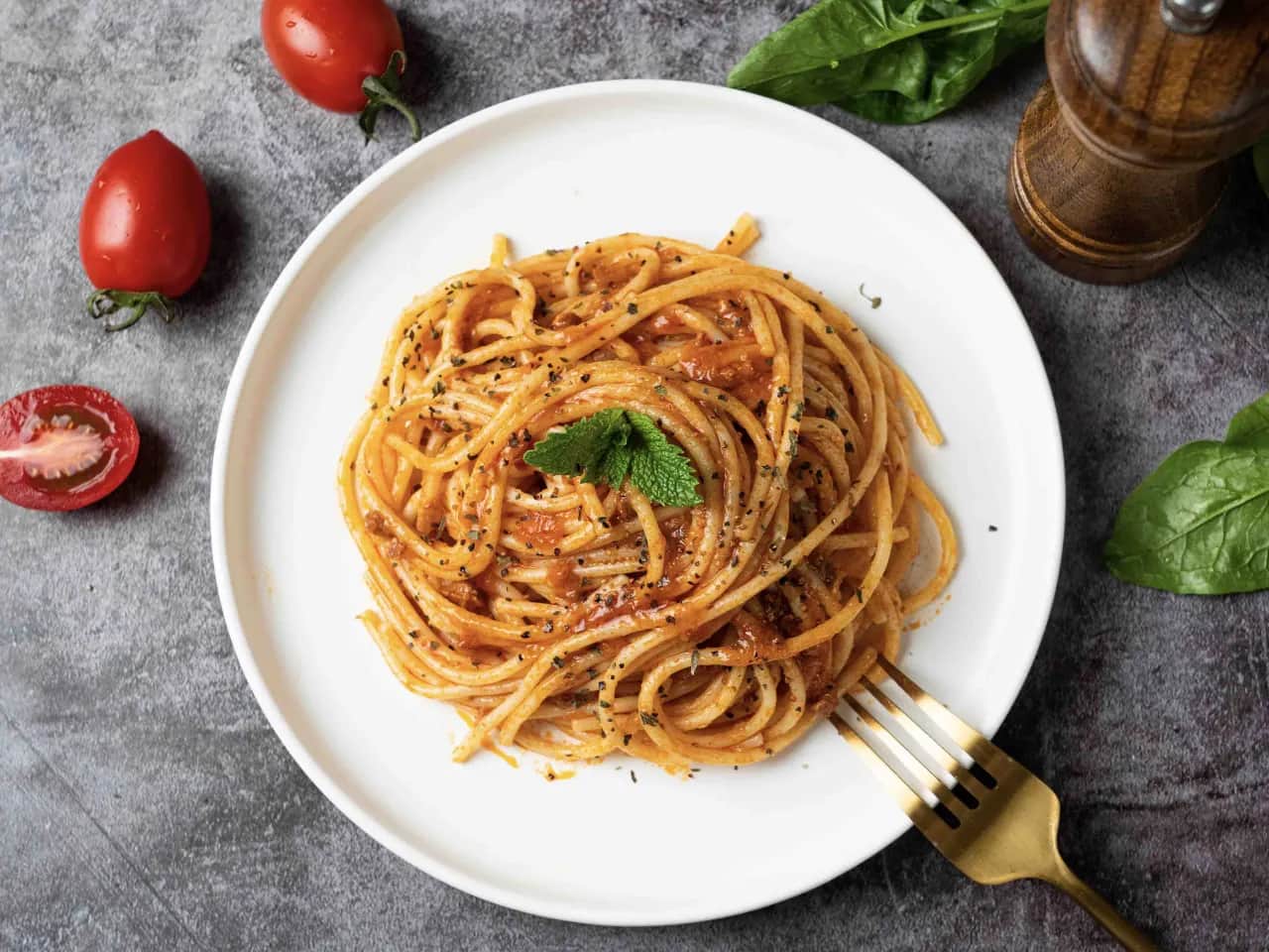 Spaghetti bez mięsa: Szybkie i pyszne przepisy, które zachwycą!