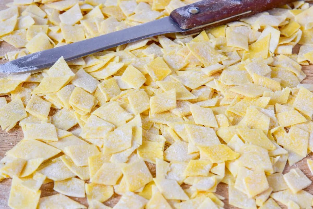 Jaki makaron do łazanek? Wybierz, ugotuj i niech się nie klei!