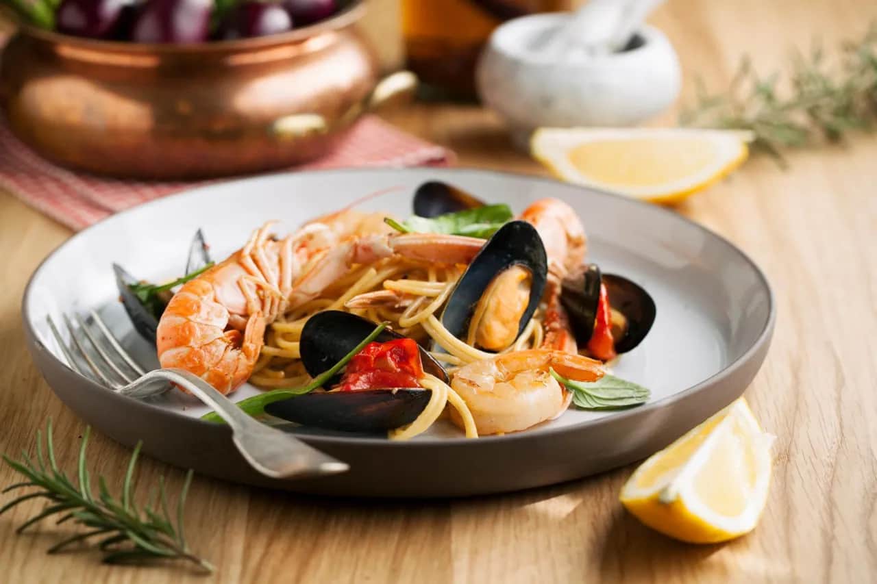 Spaghetti Frutti di Mare: Opanuj włoski klasyk bez gumowych owoców!